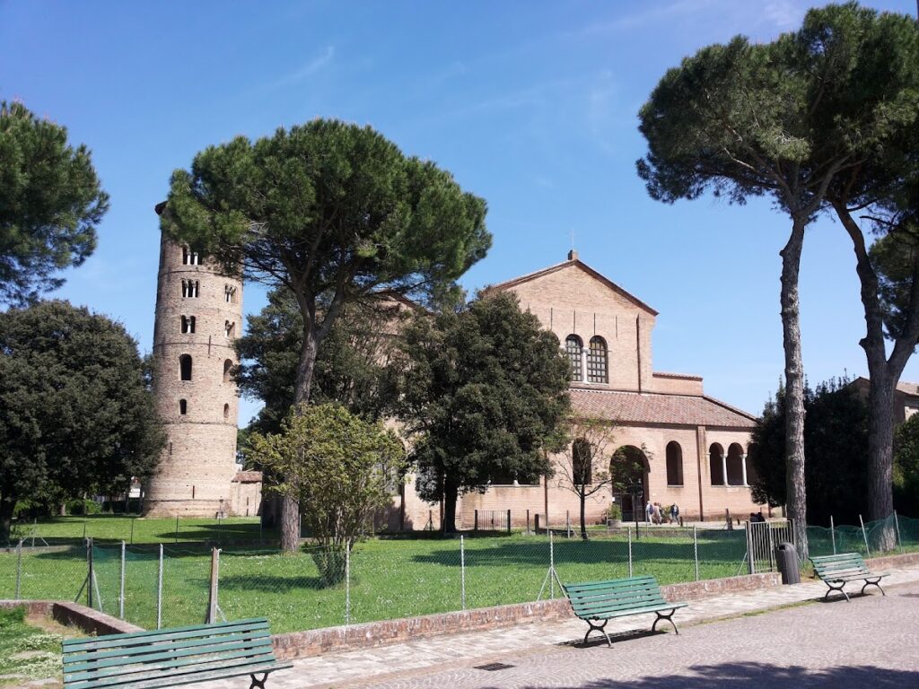 Basilica of Sant'Apollinare in Classe: A Sixth-Century Byzantine Basilica in Ravenna 5 Basilica of Sant'Apollinare in Classe