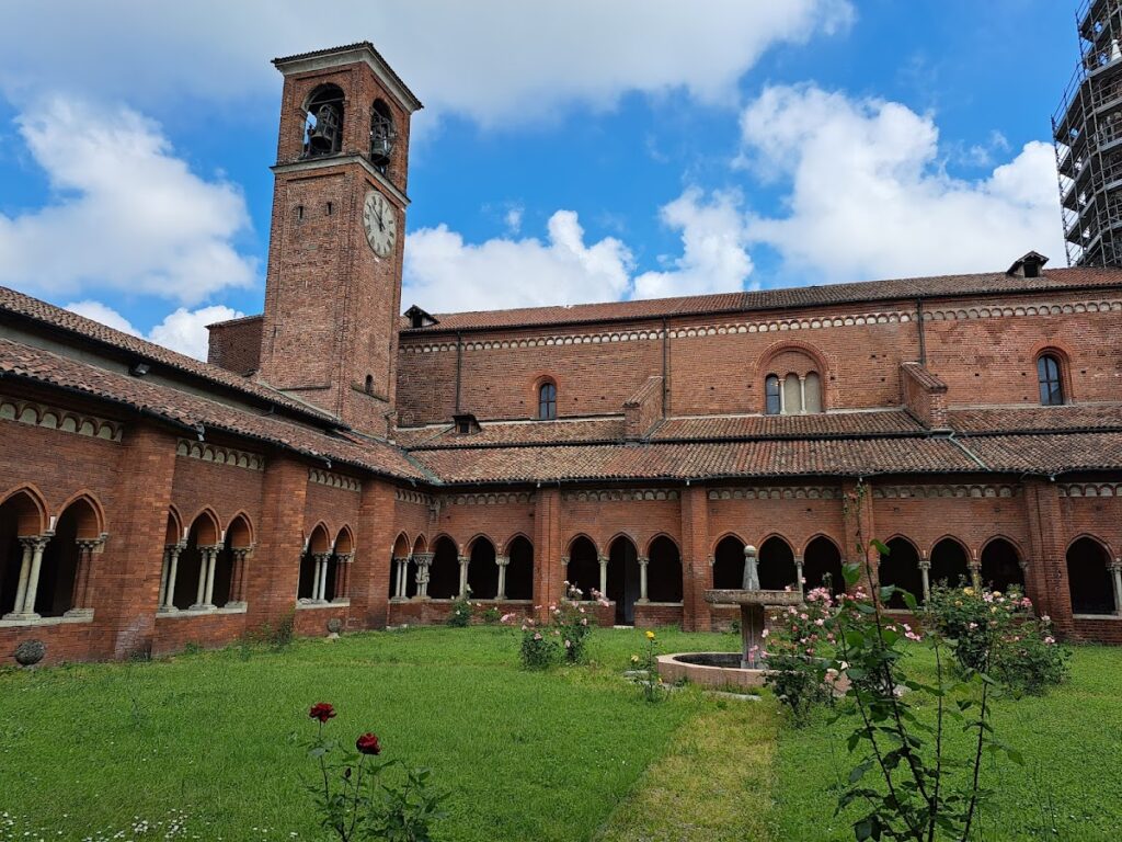 Chiaravalle Abbey: A Cistercian Monastery in Milan 5 Chiaravalle Abbey