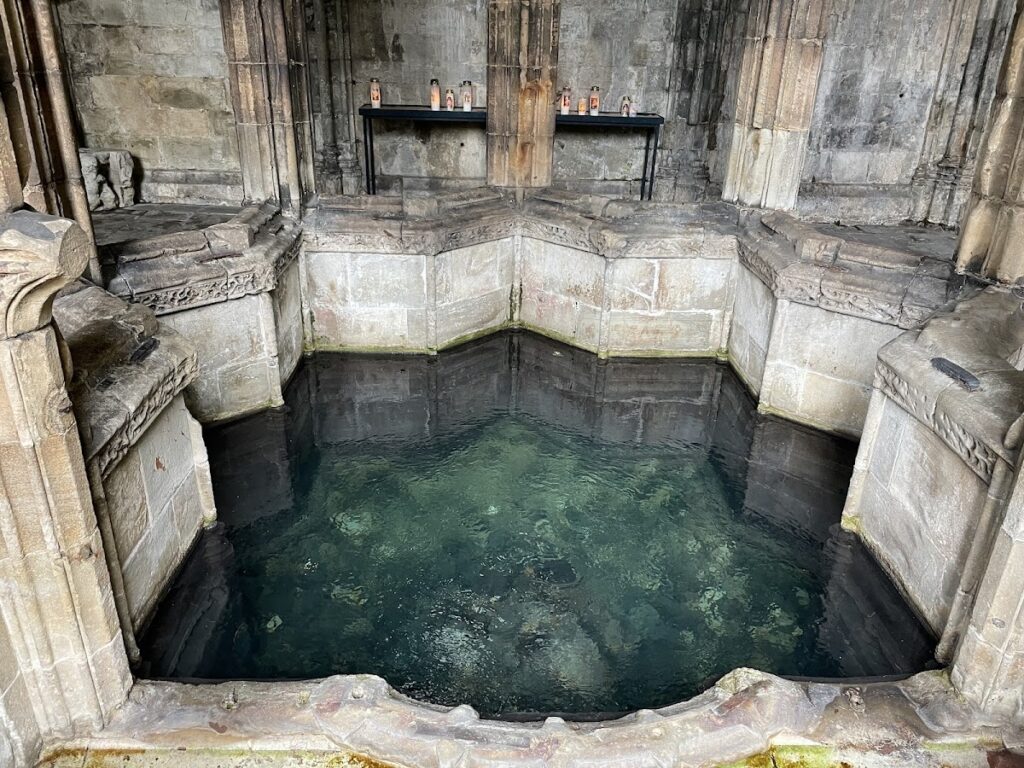 St Winefride’s Well: A Roman Catholic Holy Well and National Shrine in Wales 1 St Winefride's Well