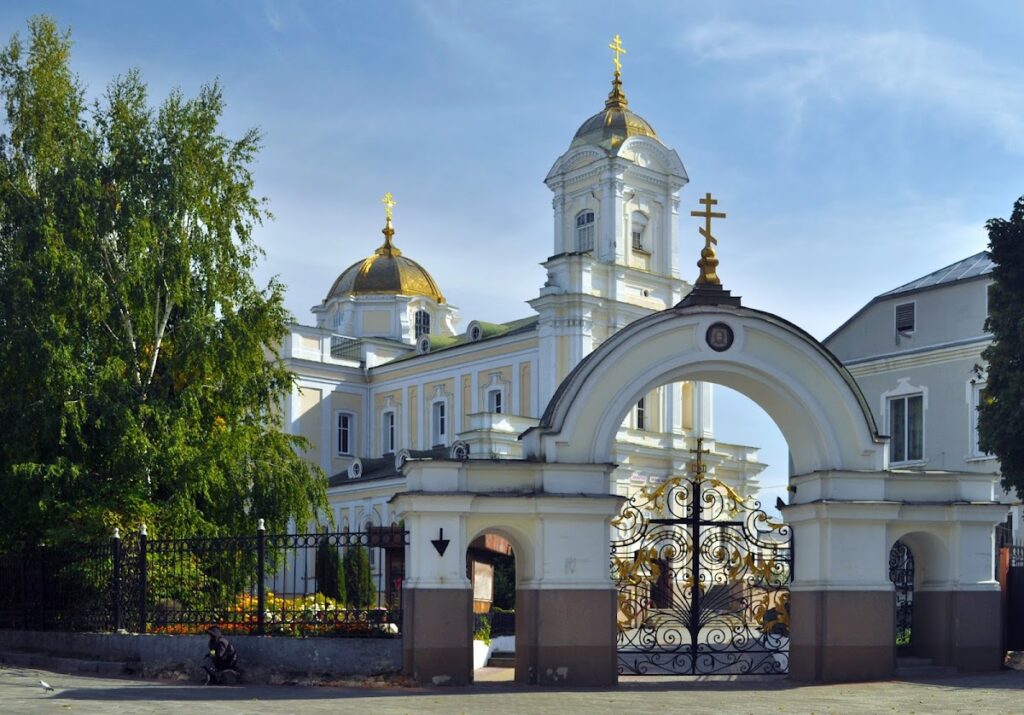 Cathedral of the Holy Trinity: Lutsk’s Former Roman Catholic Cathedral 2 Кафедральный костел Святой Троицы