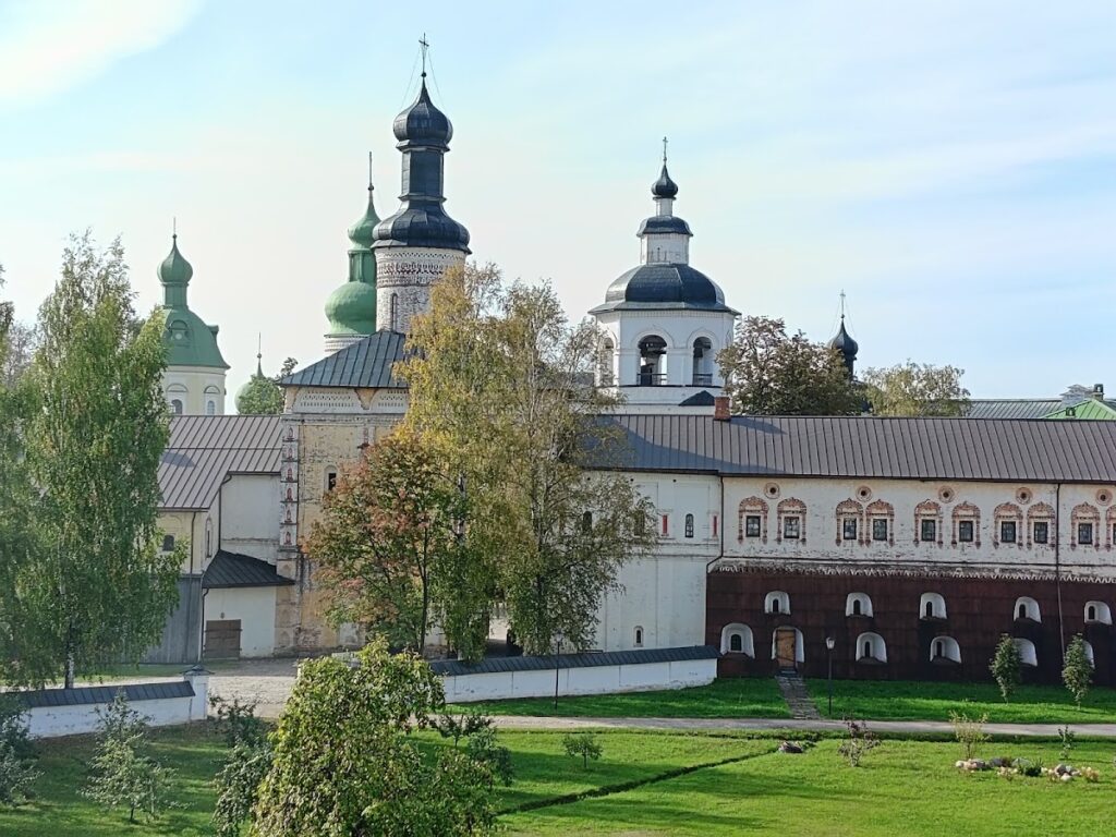 Kirillo-Belozersky Monastery: A Russian Orthodox Monastic and Fortress Complex 2 Kirillo-Belozersky Monastery