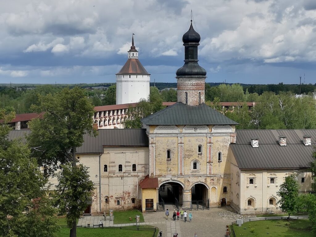 Kirillo-Belozersky Monastery: A Russian Orthodox Monastic and Fortress Complex 3 Kirillo-Belozersky Monastery