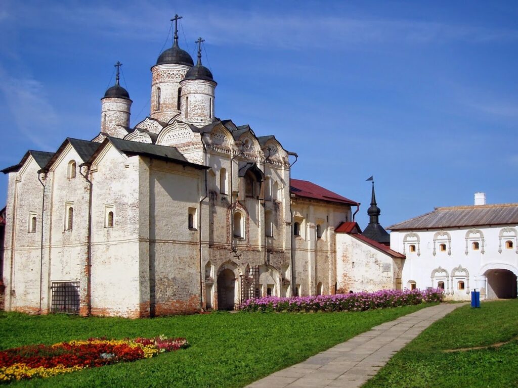 Kirillo-Belozersky Monastery: A Russian Orthodox Monastic and Fortress Complex 5 Kirillo-Belozersky Monastery
