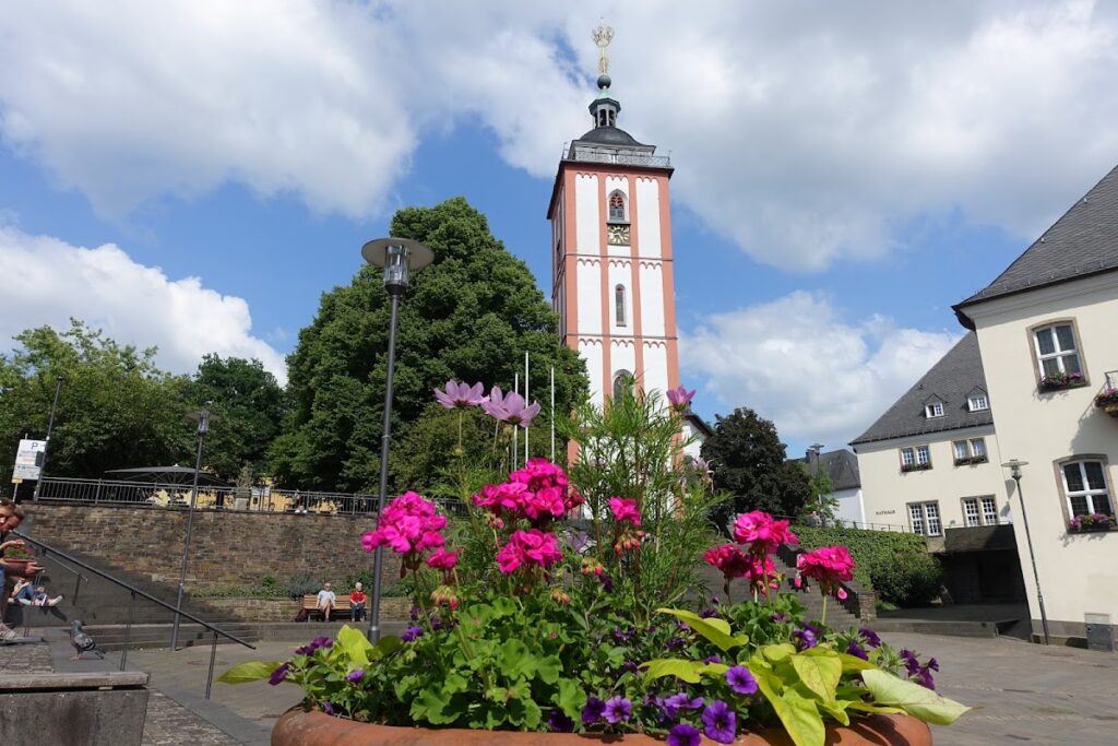 Nikolaikirche in Siegen: A Historic Evangelical-Reformed Parish Church 2 Nikolaikirche (Siegen)