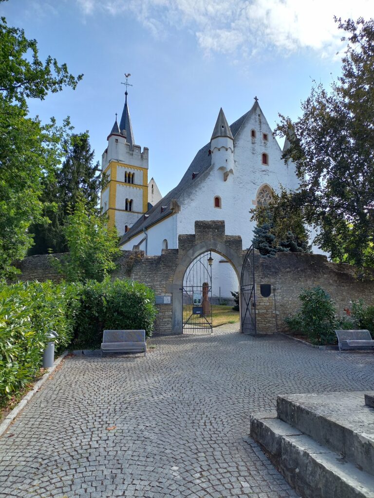 Protestant Castle Church, Ingelheim: A Medieval Fortified Parish Church 2 Protestant Castle Church, Ingelheim