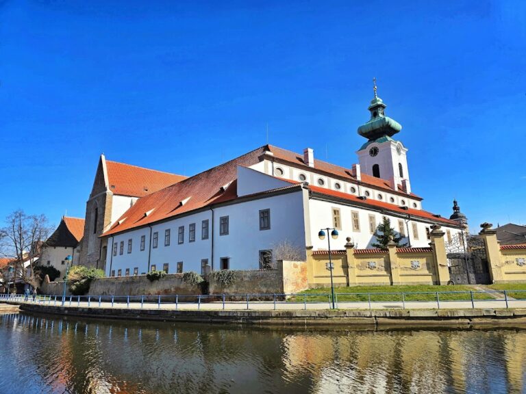 Dominican Monastery in České Budějovice: An Early Gothic Religious Complex