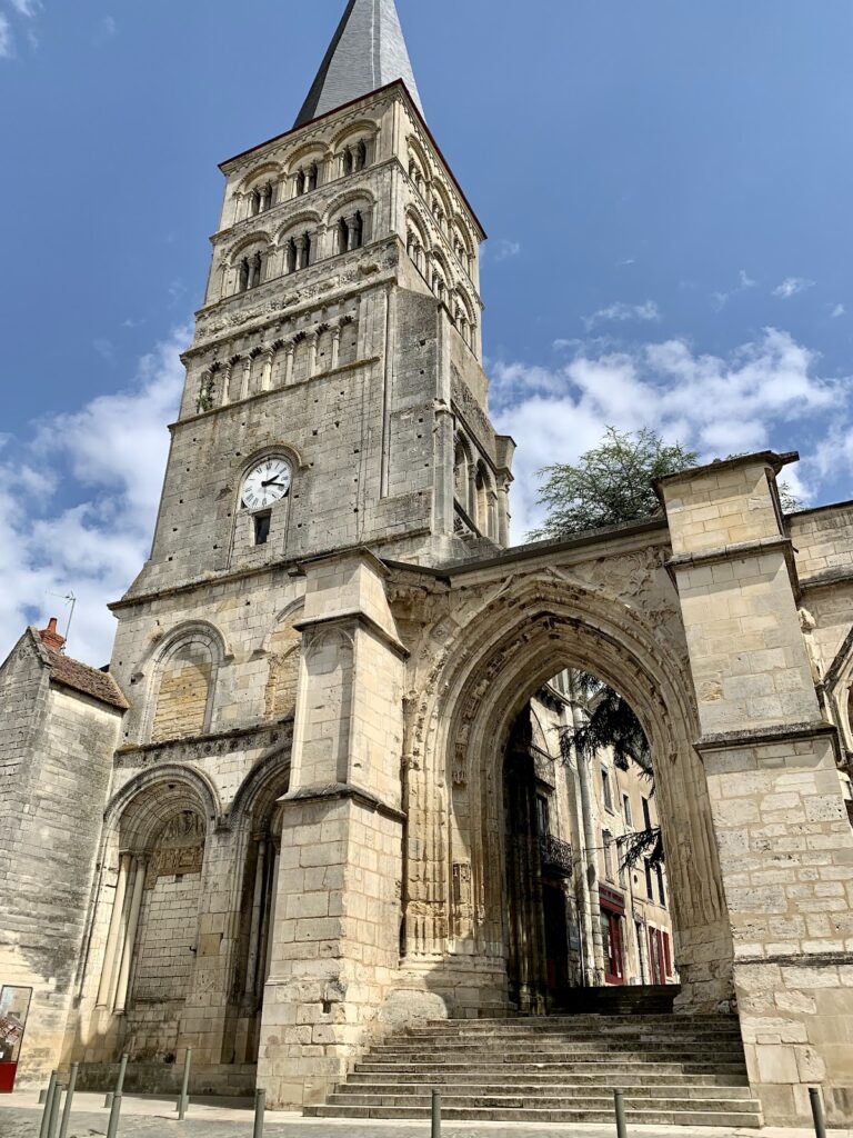 Église Notre-Dame de La Charité-sur-Loire: A Cluniac Benedictine Priory Church in France