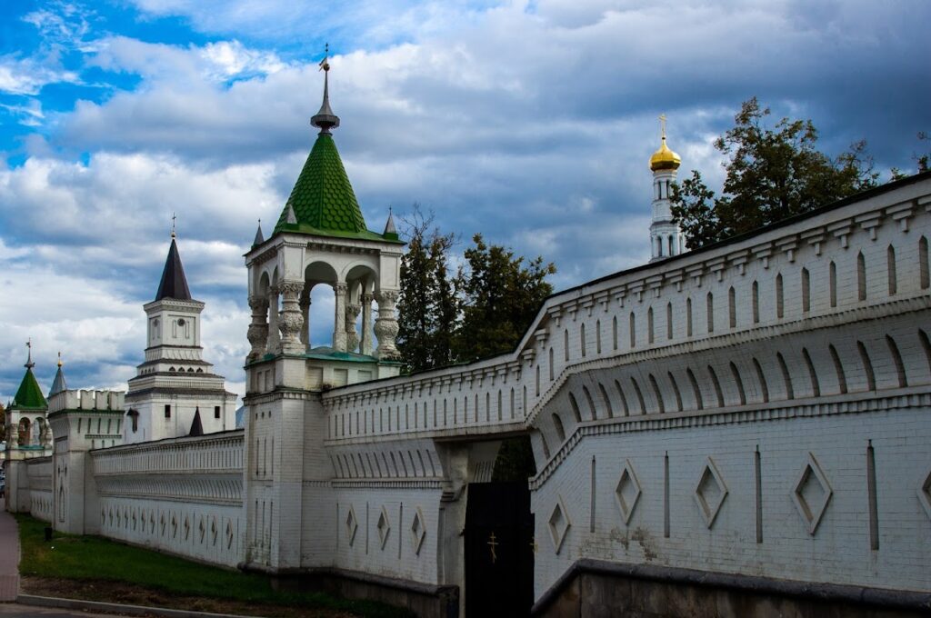 Ugresha Monastery: A Russian Orthodox Monastic Complex in Russia 2 Ugresha Monastery