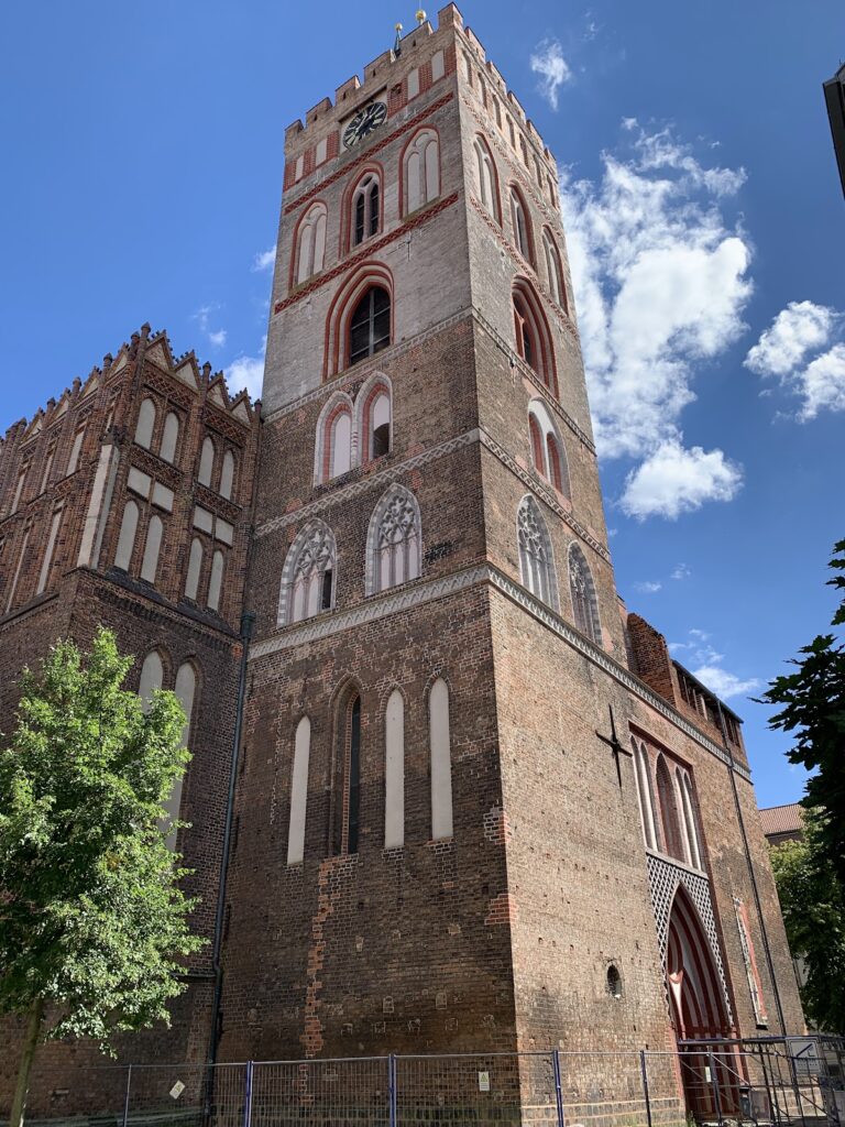 Marienkirche, Frankfurt: A Brick Gothic Parish Church in Frankfurt (Oder)