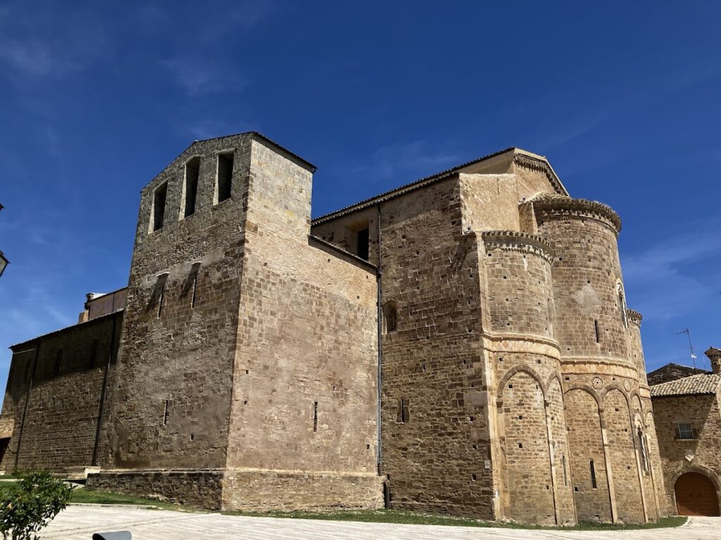 San Giovanni in Venere Abbey: A Benedictine Monastic Complex in Italy 1 San Giovanni in Venere Abbey