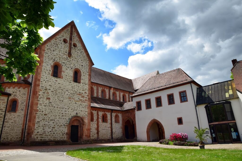 Wechselburg Priory: A Medieval Monastery and Basilica in Germany 1 Wechselburg Priory