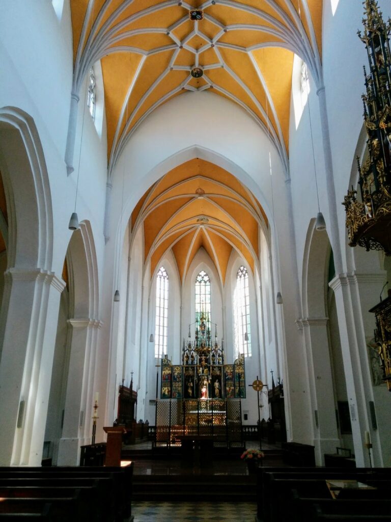Dominikanerkirche: The Former Dominican Monastery Church of St. Blasius in Landshut 2 Dominikanerkirche