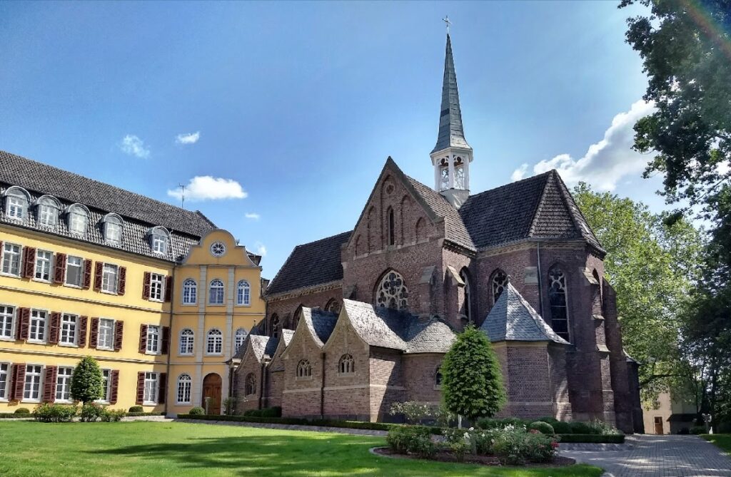Haus Aspel: A Medieval Castle and Convent Complex in Germany 2 Haus Aspel