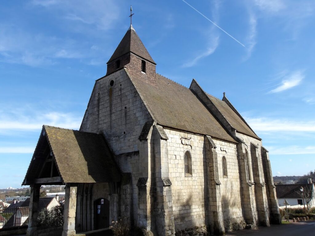 Église Saint-Leufroy de Thiverny: A Medieval Parish Church in France 1 Église Saint-Leufroy de Thiverny