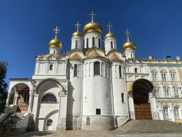 Nativity Church in the Kremlin: A Medieval Court Church in Moscow
