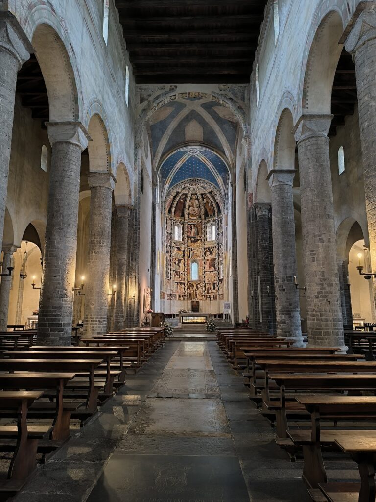 Basilica of Sant'Abbondio: A Romanesque Church in Como, Italy 2 Basilica of Sant'Abbondio