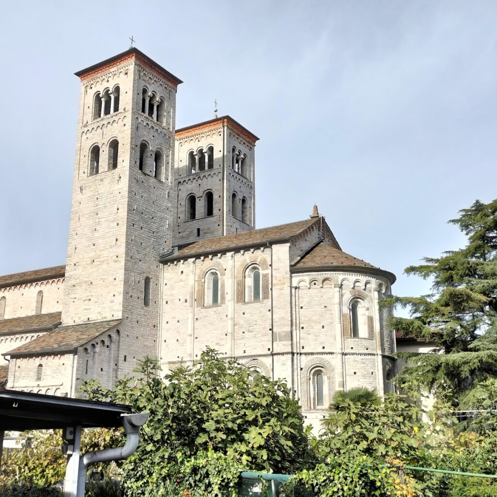 Basilica of Sant'Abbondio: A Romanesque Church in Como, Italy 3 Basilica of Sant'Abbondio
