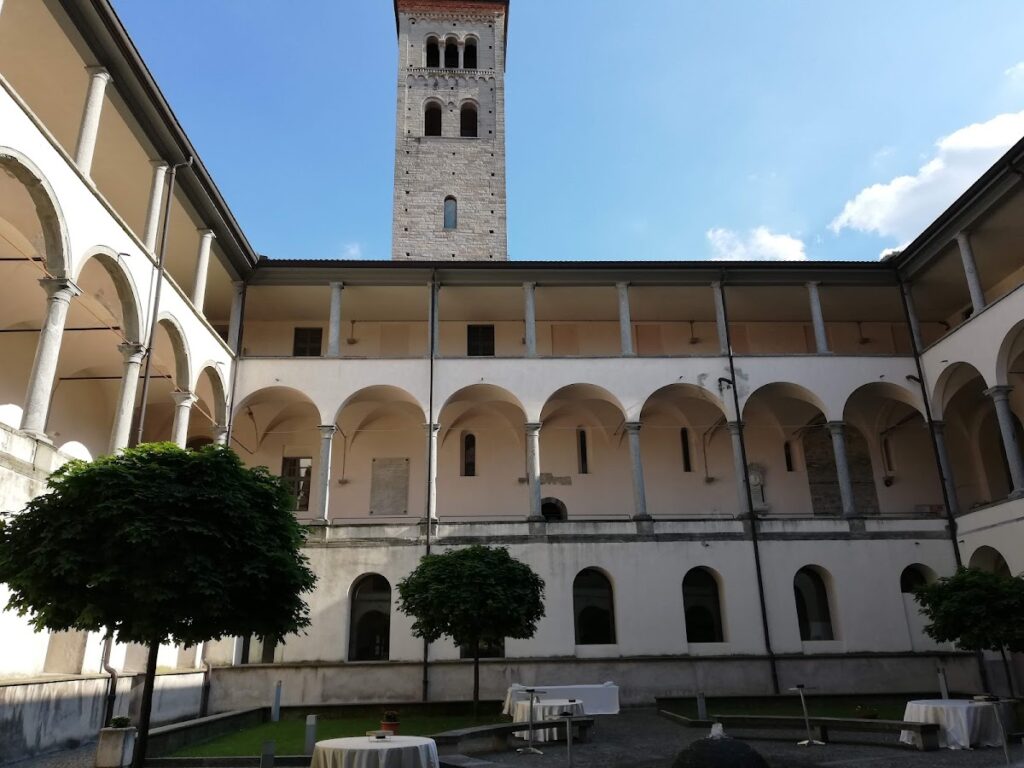 Basilica of Sant'Abbondio: A Romanesque Church in Como, Italy 4 Basilica of Sant'Abbondio