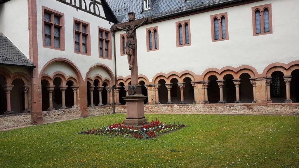 Basilica of SS. Peter and Alexander: A Collegiate Church in Aschaffenburg 3 Basilica of SS. Peter and Alexander