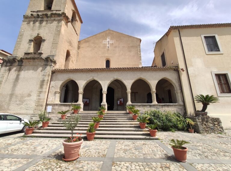 Chiesa di San Bernardino da Siena: A Franciscan Church and Convent in Amantea, Italy