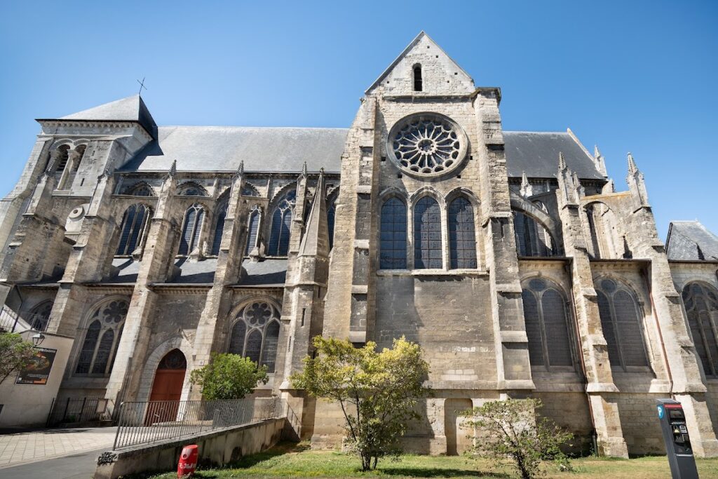 Abbaye Saint-Julien in Tours: A Former Benedictine Abbey 1 Abbaye Saint-Julien (Tours)