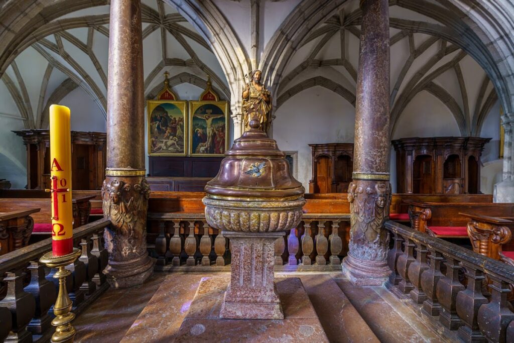 Church of Saint Vitus: The Gothic Parish Church of Český Krumlov 3 Church of Saint Vitus