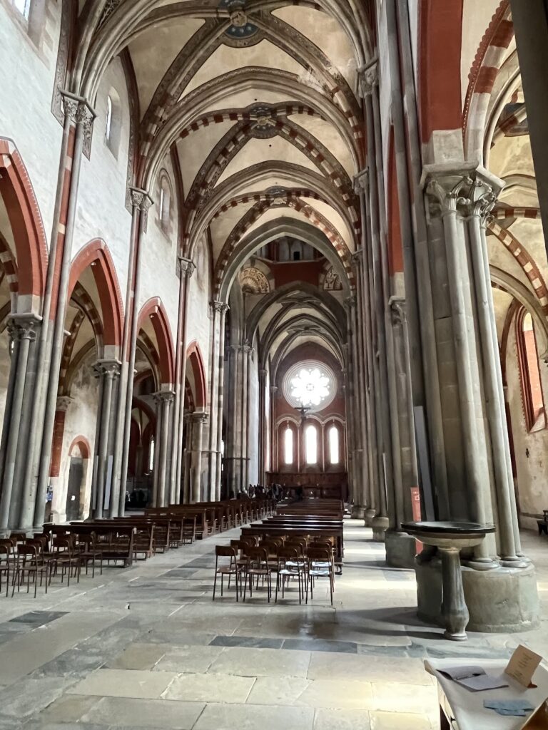 Basilica di Sant'Andrea: A Romanesque-Gothic Basilica in Vercelli 2 Basilica di Sant'Andrea