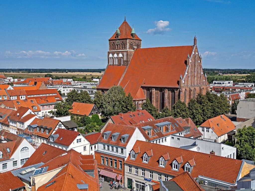 Marienkirche, Greifswald: A North German Brick Gothic Parish Church 1 Marienkirche, Greifswald