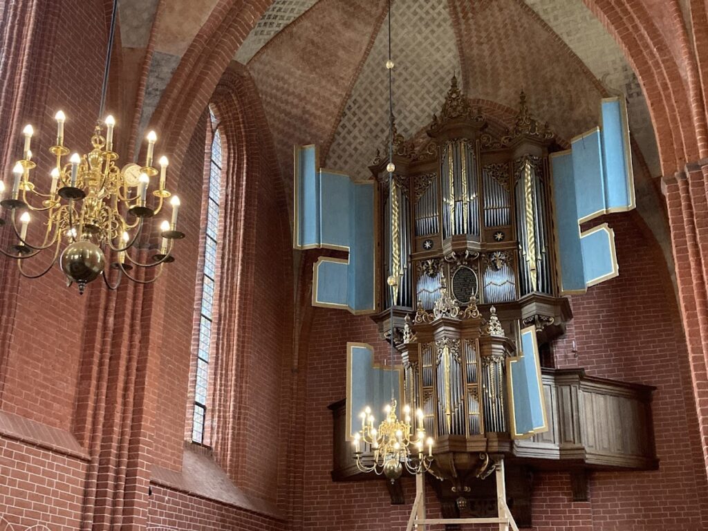 Jacobuskerk, Zeerijp: A Romanesque-Gothic Medieval Church in the Netherlands 2 Jacobuskerk, Zeerijp