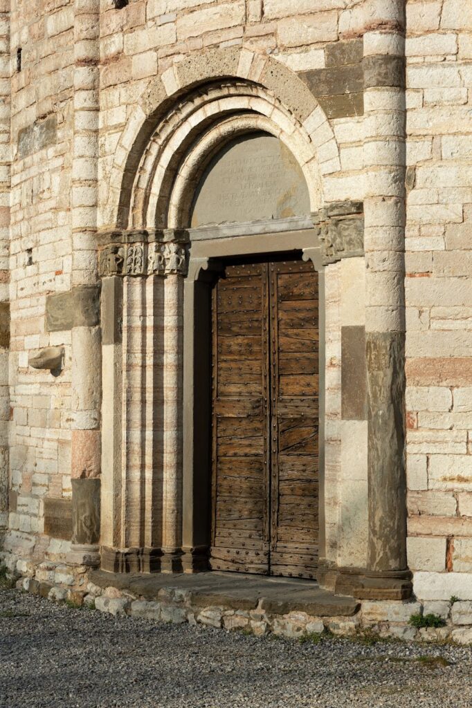 Rotonda di San Tomè: A Romanesque Church in Almenno San Bartolomeo 3 Rotonda di San Tomè