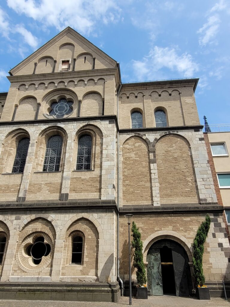 St. Andreas Church: Cologne’s Romanesque and Gothic Collegiate Church 2 St. Andreas Church