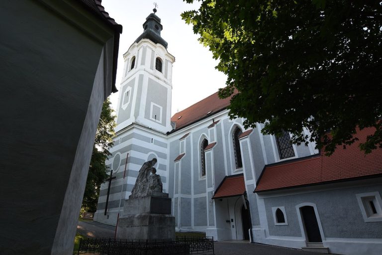 Pfarrkirche Gaas: A Gothic Pilgrimage Church in Austria