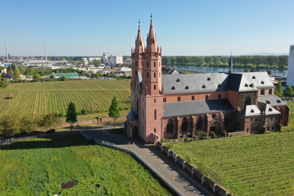 Catholic Church of Our Lady, Worms: A Gothic Collegiate Church 2 Catholic Church of Our Lady, Worms