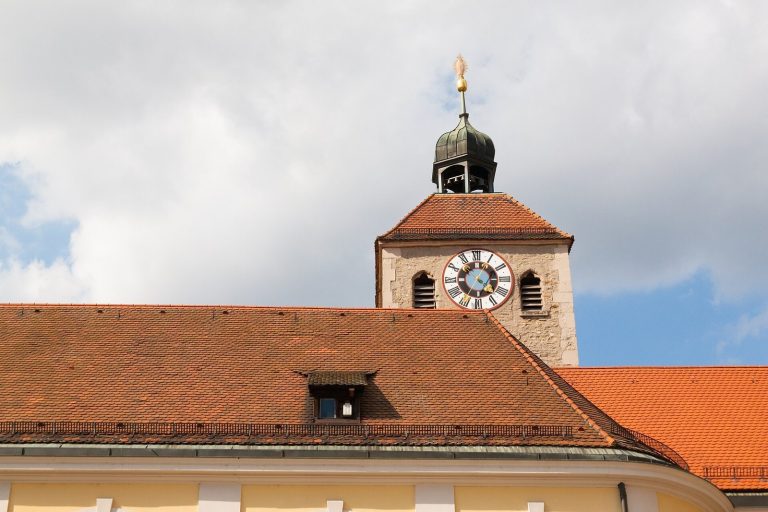 Stiftskirche St. Johann: A Historic Collegiate Church in Regensburg