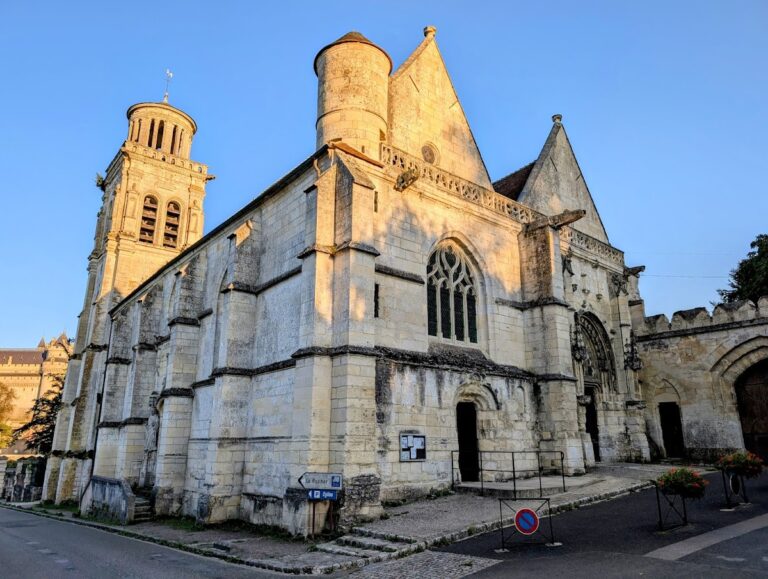 Église Saint-Sulpice de Pierrefonds: A Roman Catholic Parish and Priory Church