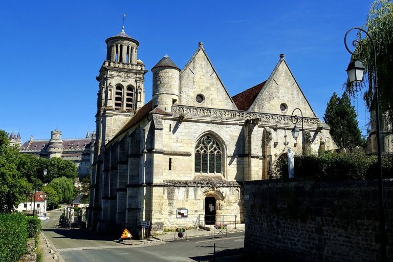 Église Saint-Sulpice de Pierrefonds: A Roman Catholic Parish and Priory Church