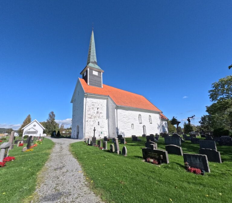 Enebakk Church: A Medieval Stone Parish Church in Norway