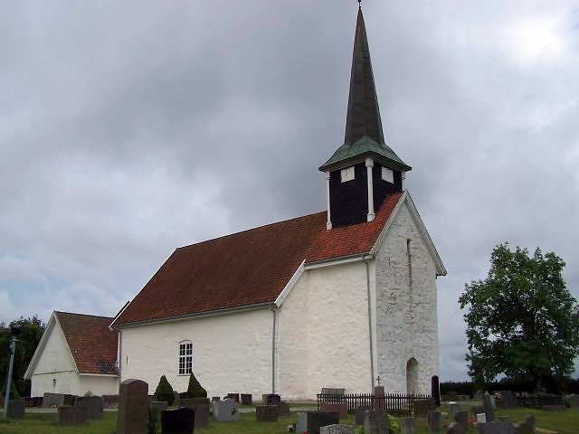 Enebakk Church: A Medieval Stone Parish Church in Norway