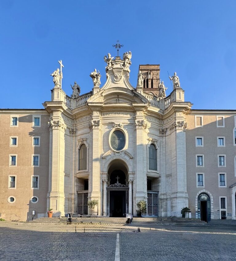 Basilica of the Holy Cross in Jerusalem: A Roman Reliquary Basilica