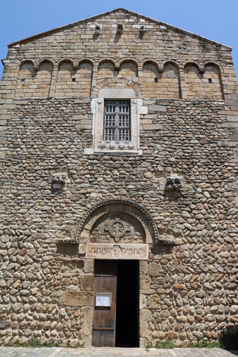 Saint-André church in Saint-André: The Surviving Church of a Benedictine Monastery