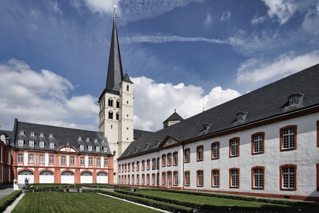 Brauweiler Abbey: A Benedictine Monastic and Cultural Complex in Germany 2 Brauweiler Abbey