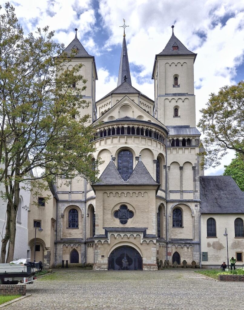 Brauweiler Abbey: A Benedictine Monastic and Cultural Complex in Germany 3 Brauweiler Abbey