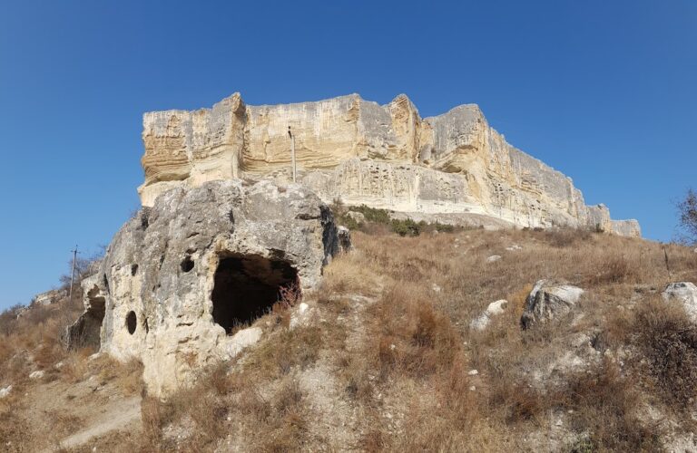 Kachi-Kalon: A Medieval Cave Monastery in Ukraine