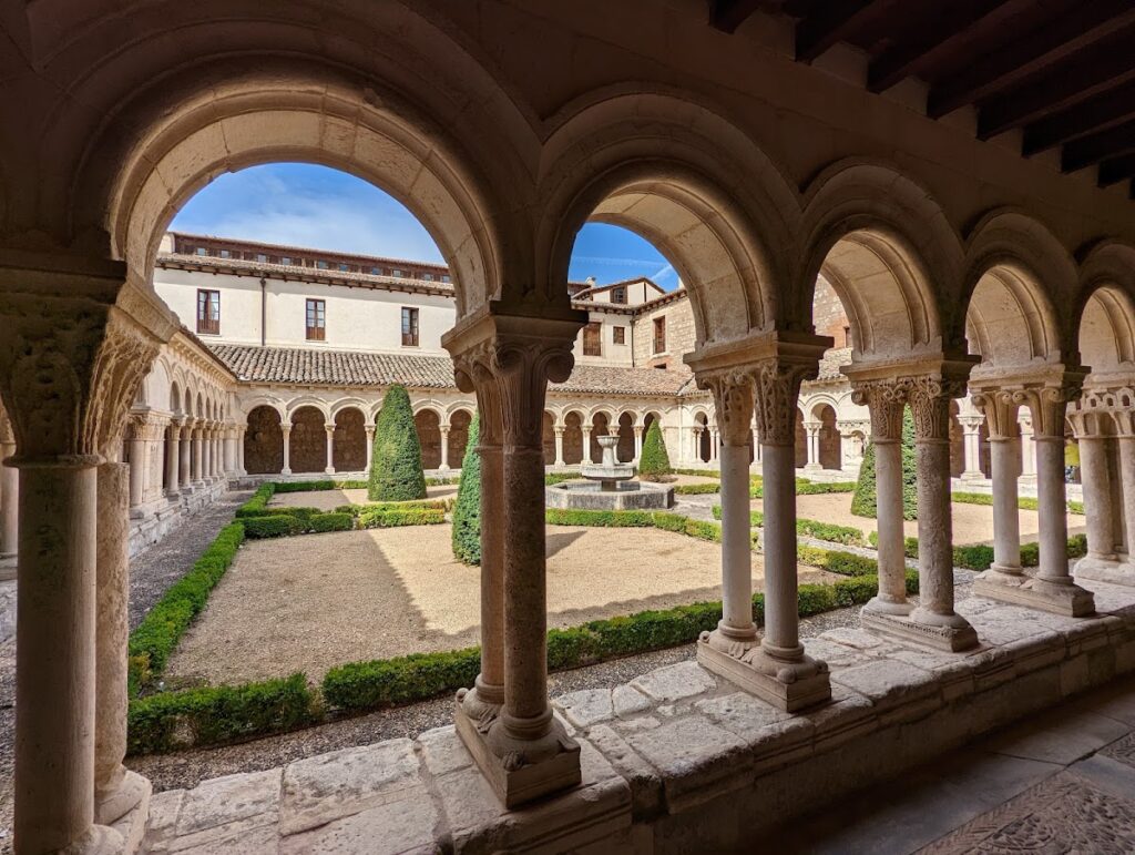 Abbey of Santa María la Real de Las Huelgas: A Royal Cistercian Nunnery in Burgos 3 Abbey of Santa María la Real de Las Huelgas