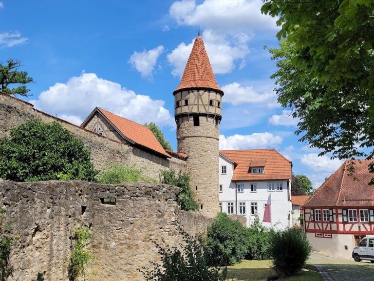 Kirchenburg Ostheim: A Fortified Church Complex in Germany