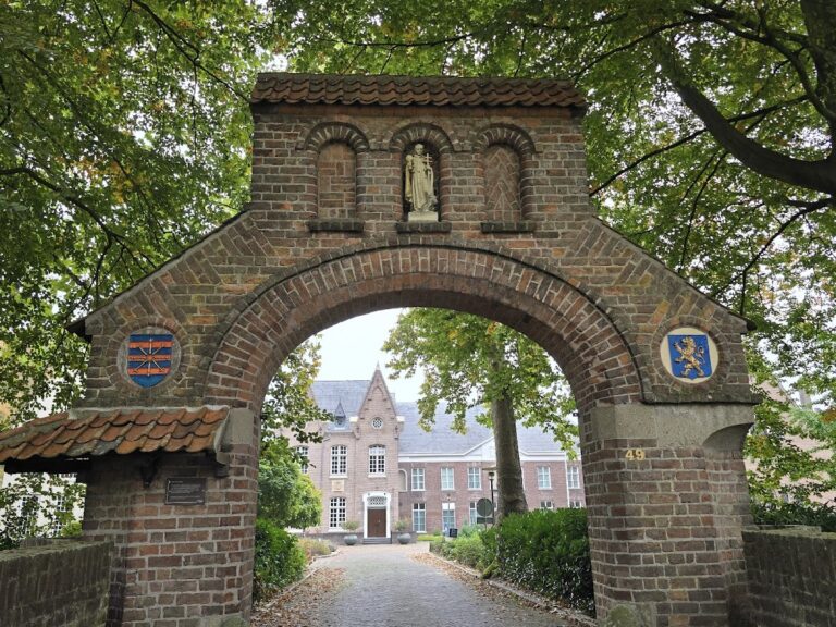 Berne Abbey: A Premonstratensian Monastic Community in the Netherlands
