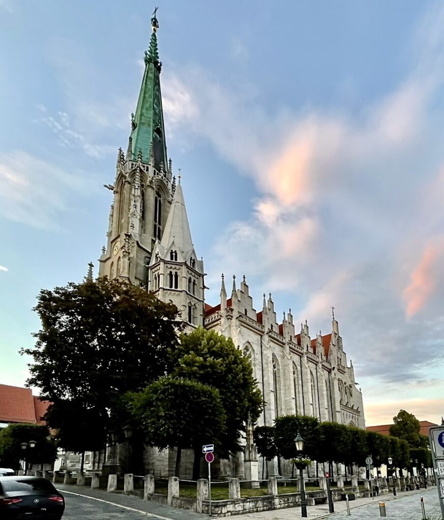 St. Mary's Church, Mühlhausen: A Gothic Hall Church and Müntzer Memorial 2 St. Mary's Church, Mühlhausen