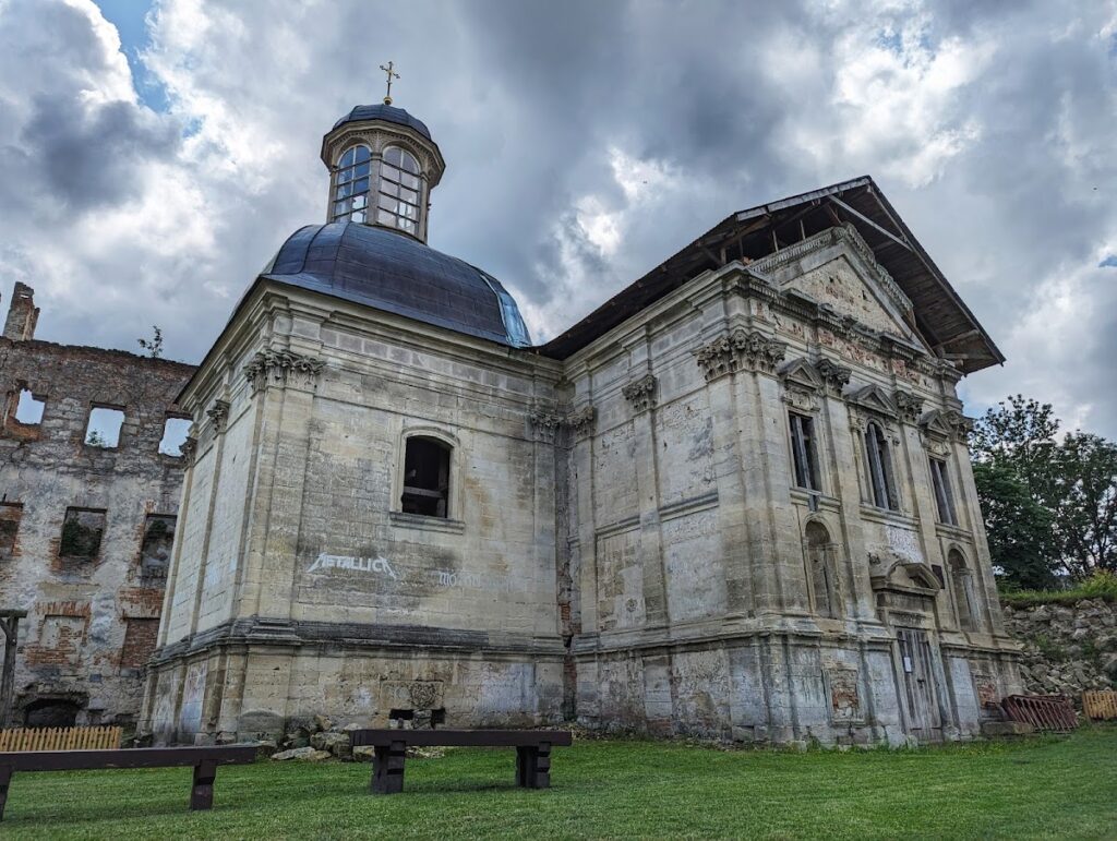 Church of Holy Trinity: The Sieniawski Family Mausoleum in Berezhany, Ukraine 2 Church of Holy Trinity