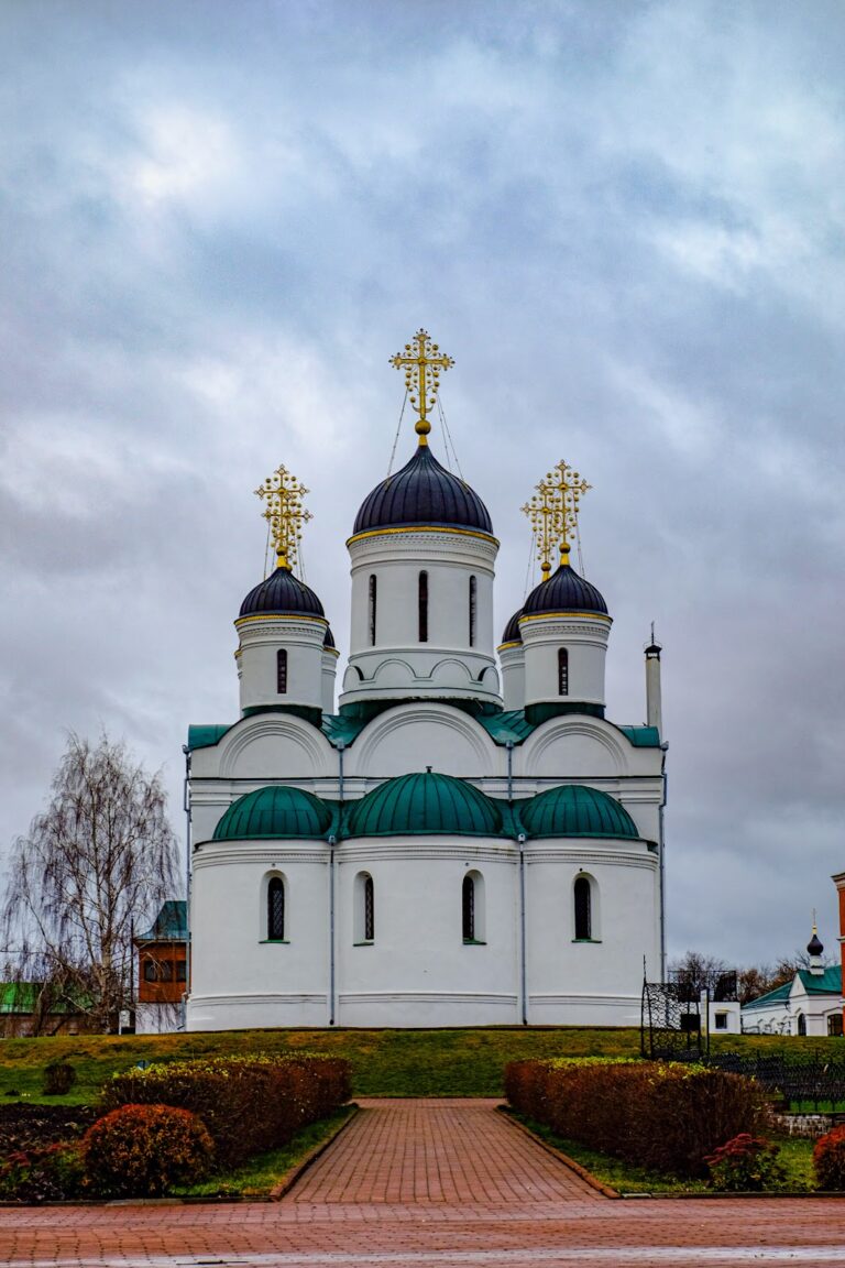 Transfiguration Monastery: A Russian Orthodox Monastic Complex in Murom