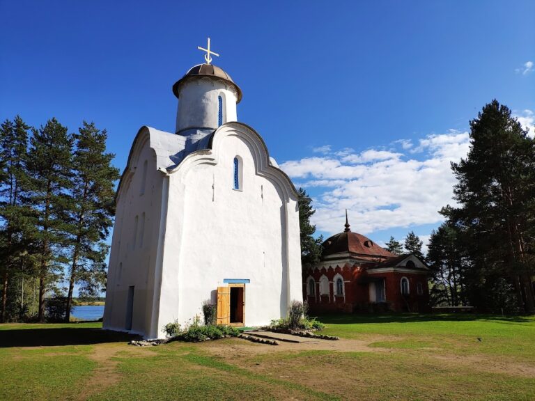Peryn Skete: An Orthodox Monastic Dependency near Veliky Novgorod
